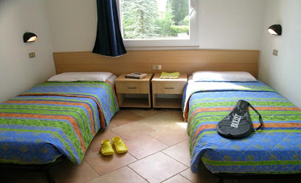 Camping Bella Italia Peschiera del Garda Bagian luar foto