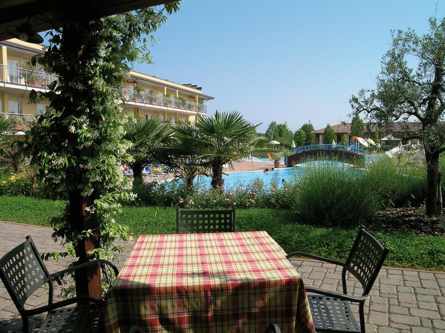 Camping Bella Italia Peschiera del Garda Bagian luar foto