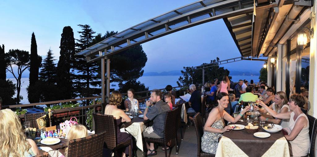 Camping Bella Italia Peschiera del Garda Bagian luar foto