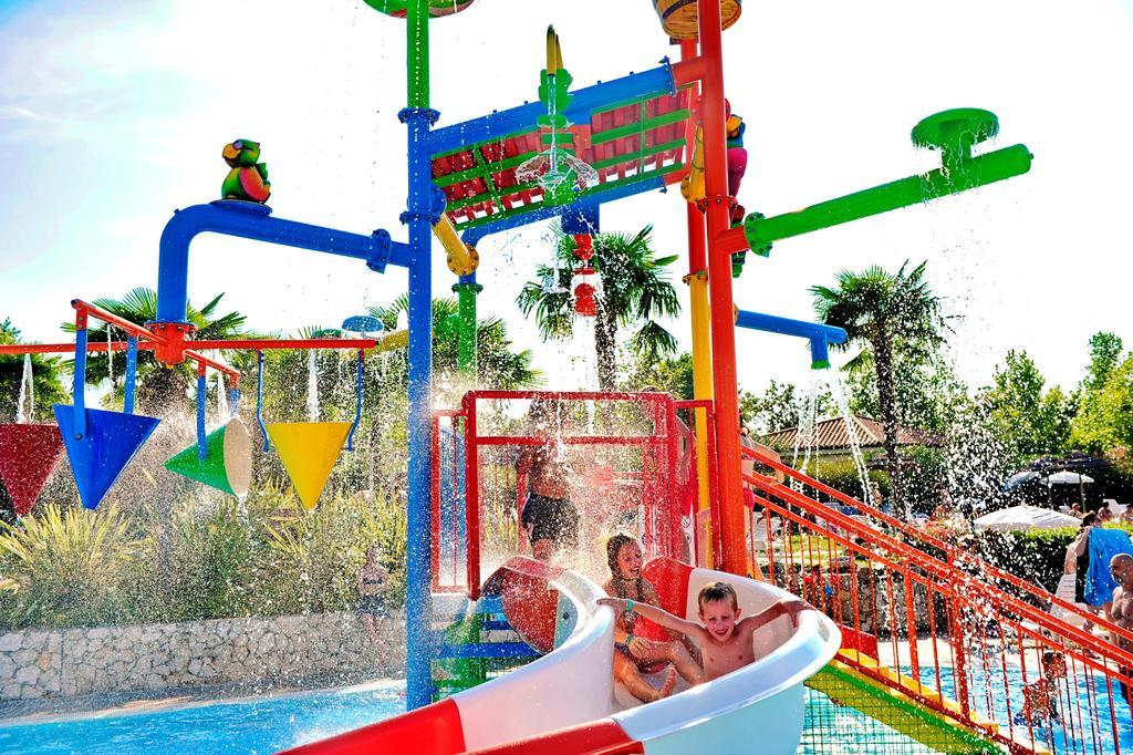 Camping Bella Italia Peschiera del Garda Bagian luar foto
