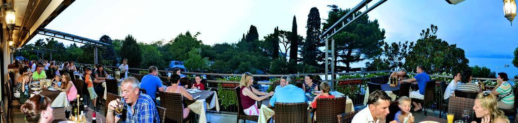 Camping Bella Italia Peschiera del Garda Bagian luar foto