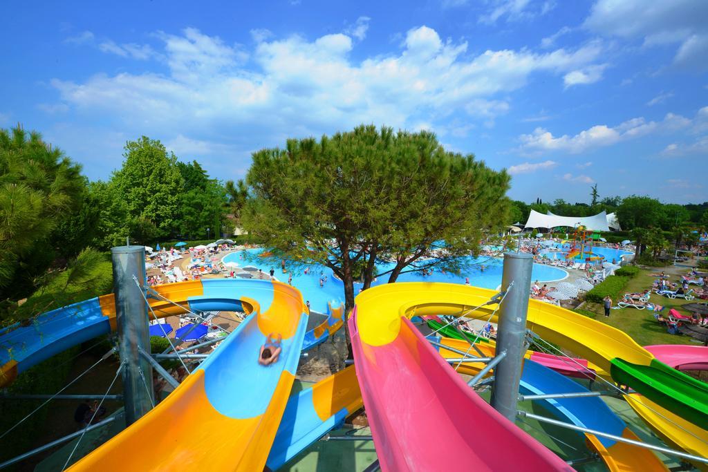 Camping Bella Italia Peschiera del Garda Bagian luar foto