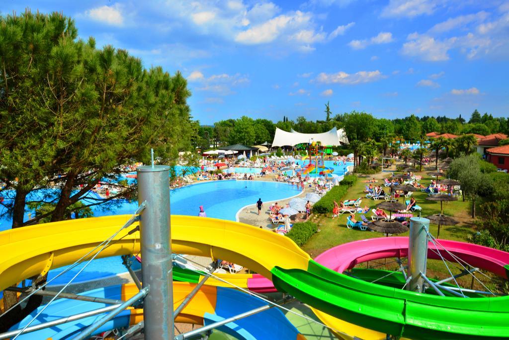 Camping Bella Italia Peschiera del Garda Bagian luar foto