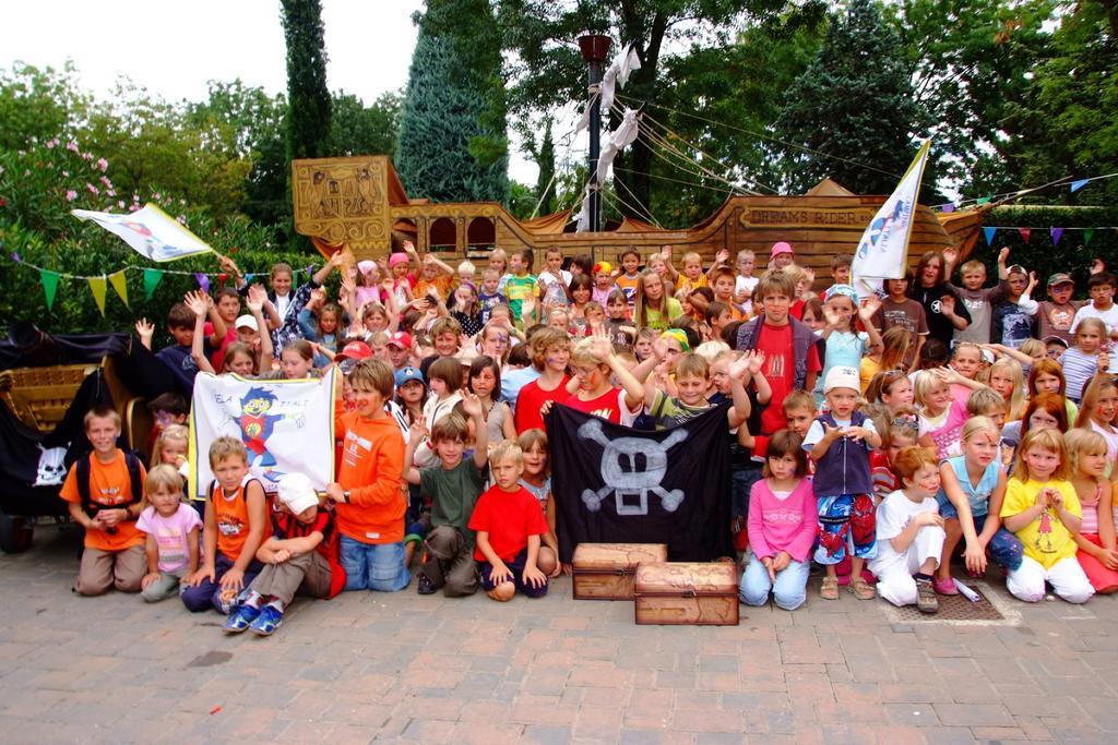 Camping Bella Italia Peschiera del Garda Bagian luar foto
