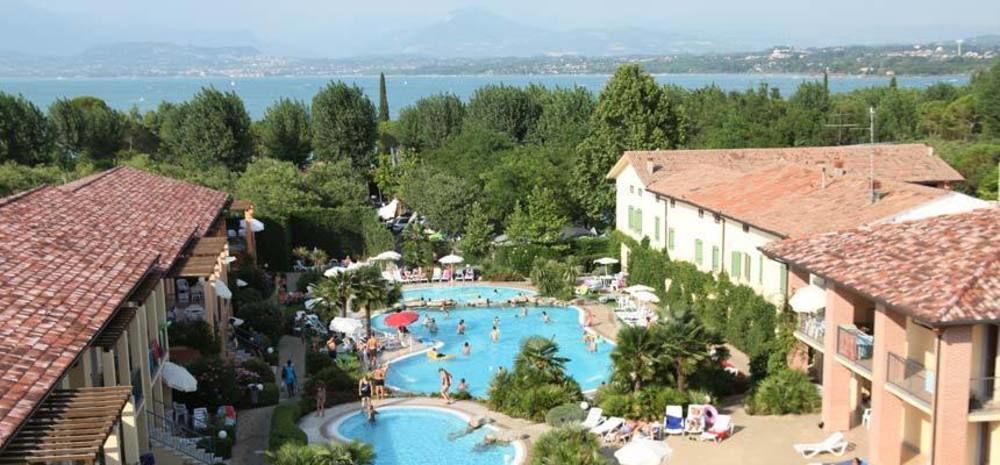 Camping Bella Italia Peschiera del Garda Bagian luar foto