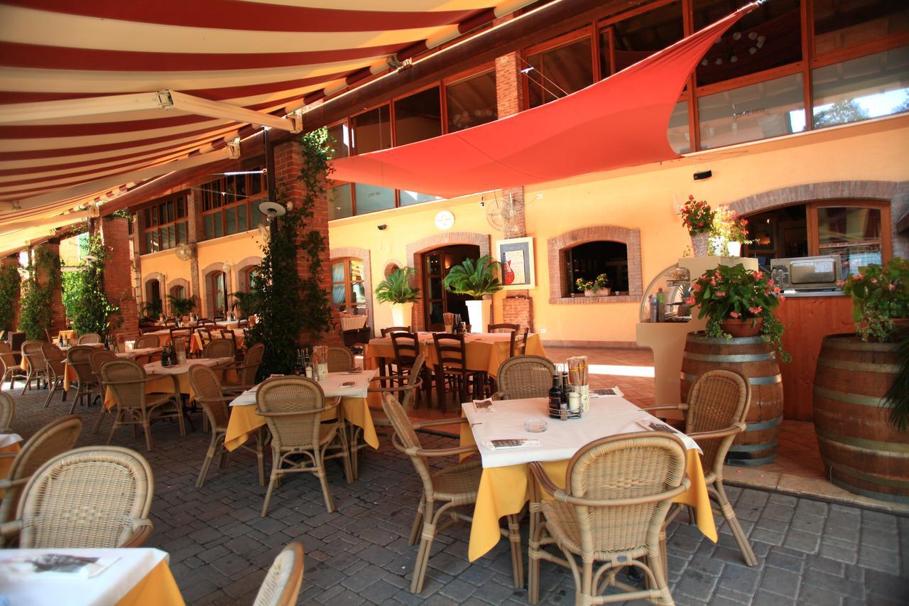 Camping Bella Italia Peschiera del Garda Bagian luar foto