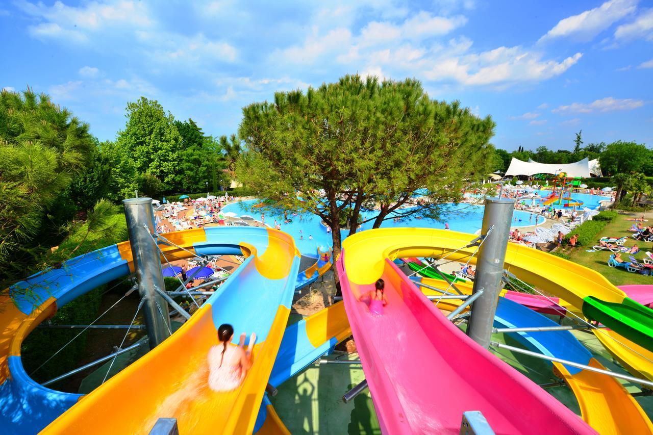 Camping Bella Italia Peschiera del Garda Bagian luar foto