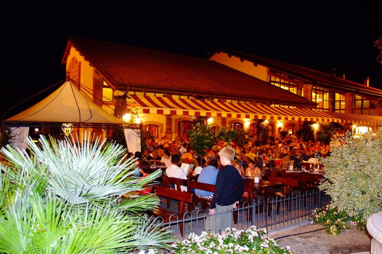 Camping Bella Italia Peschiera del Garda Bagian luar foto