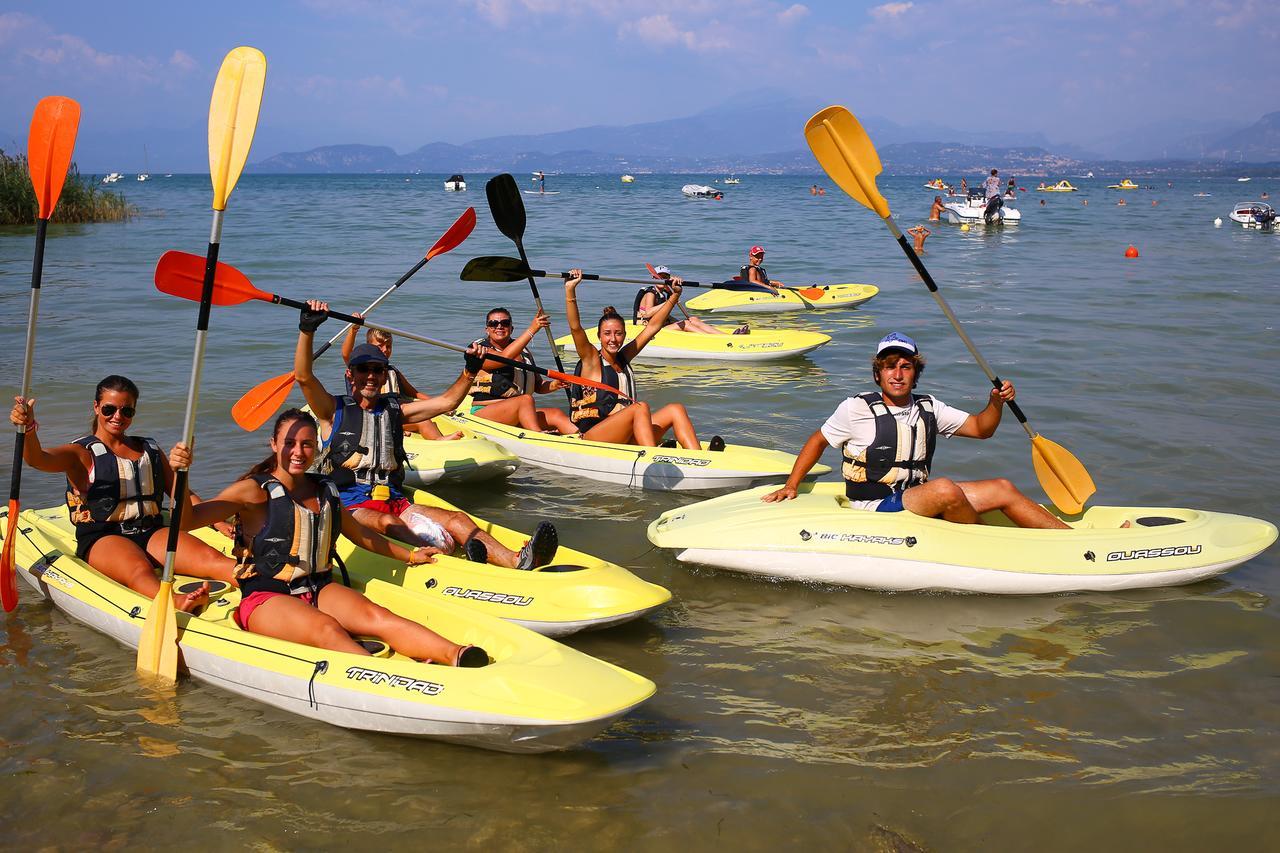 Camping Bella Italia Peschiera del Garda Bagian luar foto