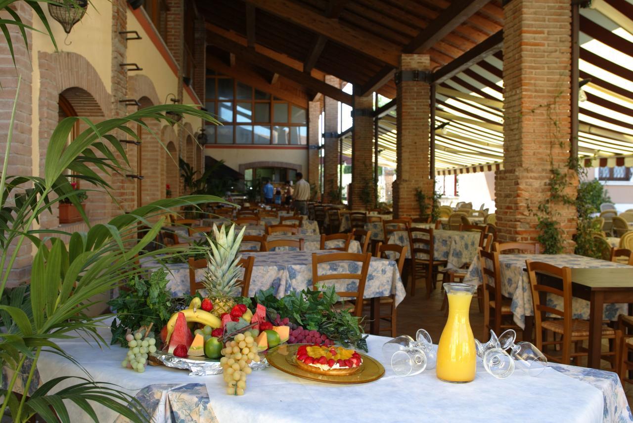 Camping Bella Italia Peschiera del Garda Bagian luar foto