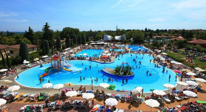 Camping Bella Italia Peschiera del Garda Bagian luar foto