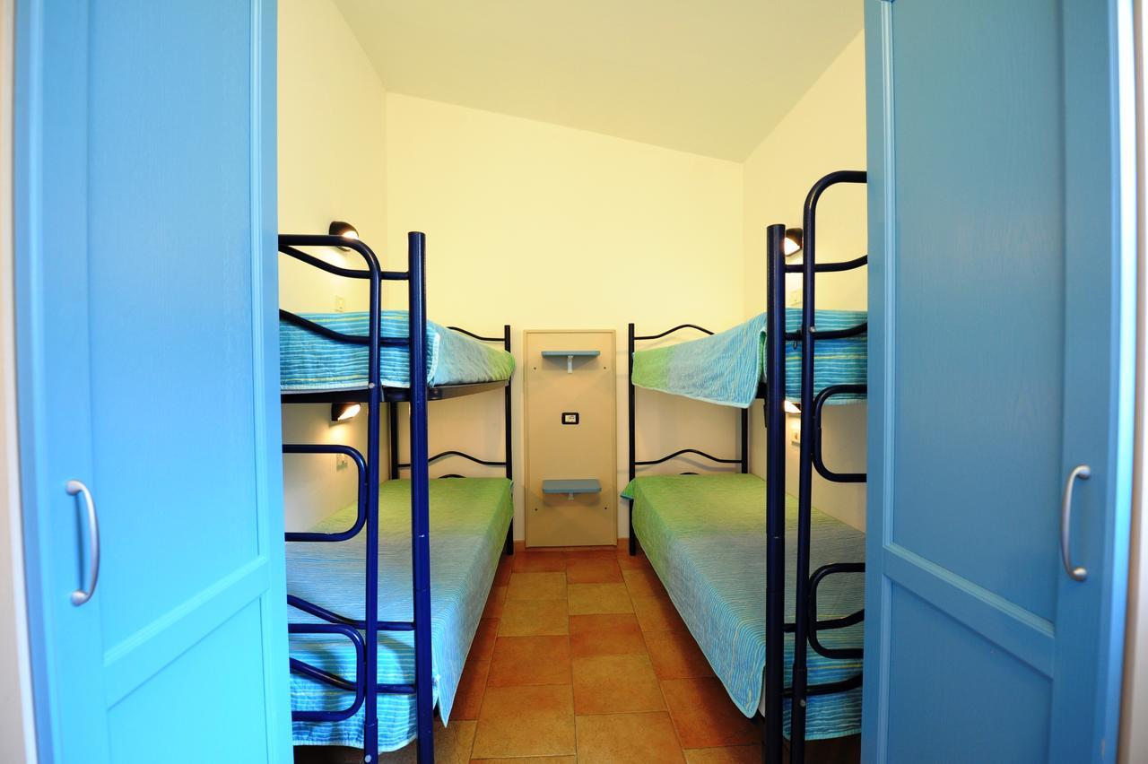 Camping Bella Italia Peschiera del Garda Bagian luar foto
